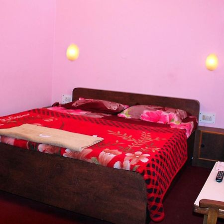 Hotel Aroma Classic Кулу Экстерьер фото